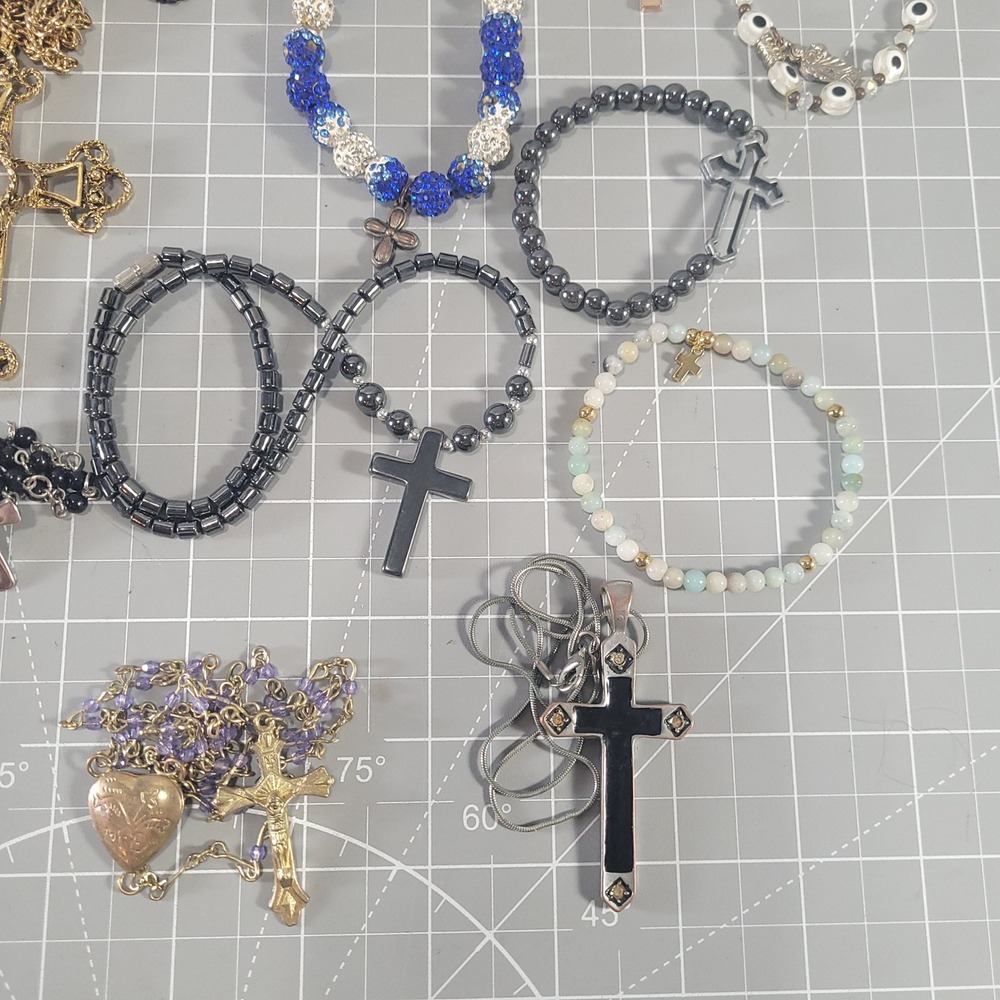 Religious Jewelry Lot 20+ Cross Necklaces Bracelets Rosaries Catholic Christian - Picture 3 of 11